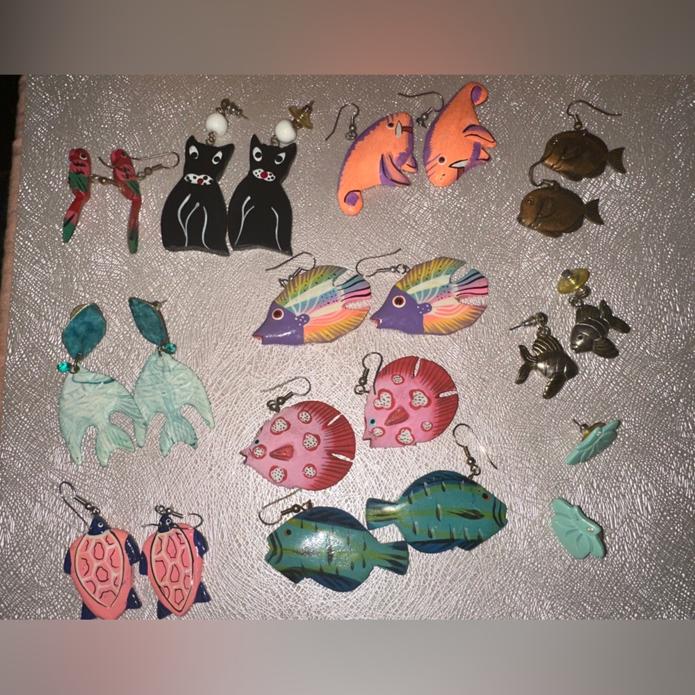 Vintage VTG wood metal and resin Fish & Animal Earring Lot 11 pieces GUC